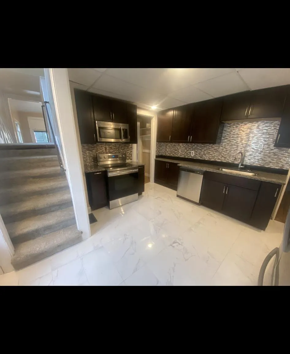 13 Clarke St — Photo 2