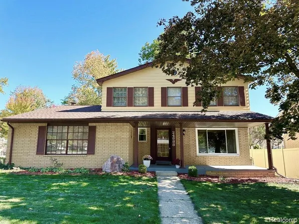 24888 Apple Crest Dr, Novi, MI 48375