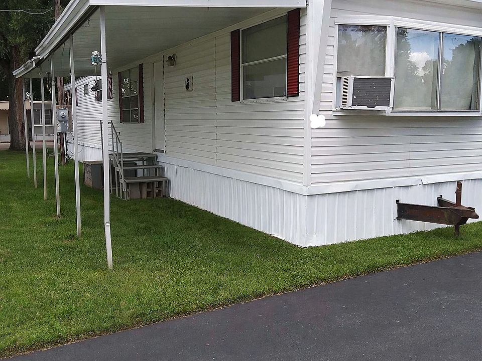 1st image of 425 Monroe Ave #26