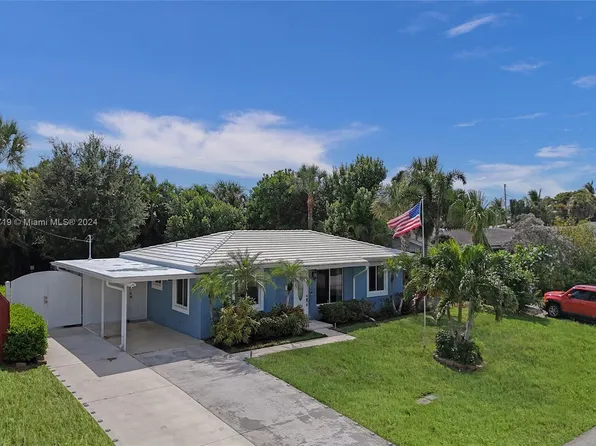 9858 Daisy Ave, Palm Beach Gardens, FL 33410