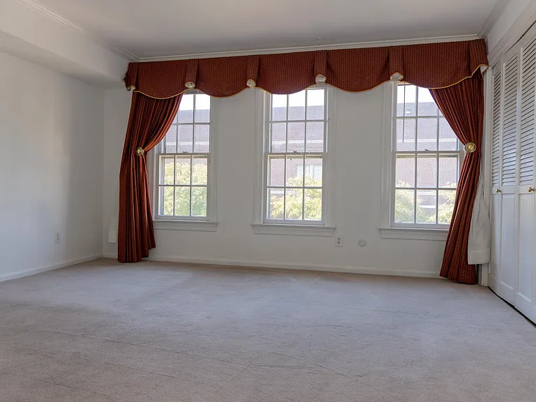 817 Botetourt Gdns — Photo 29
