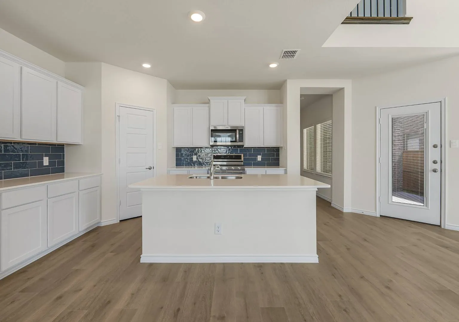 3829 Caddo Dr — Photo 2