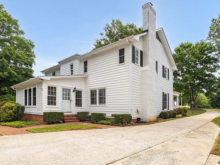 4205 Belvoir Dr — Photo 47