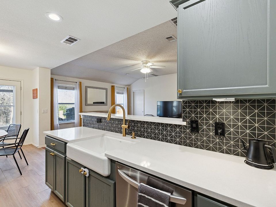 1st image of 3908 Shiraz Dr