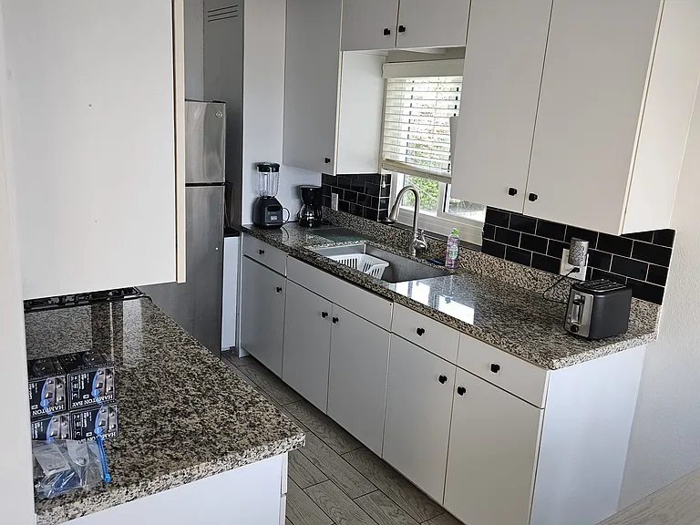 1330 S Pacific St #4 — Photo 10