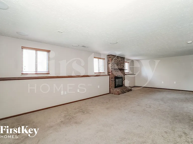 4033 Erin Ln — Photo 9