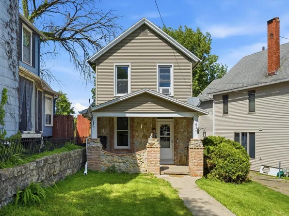 1035 W 5th St, Dubuque, IA 52001