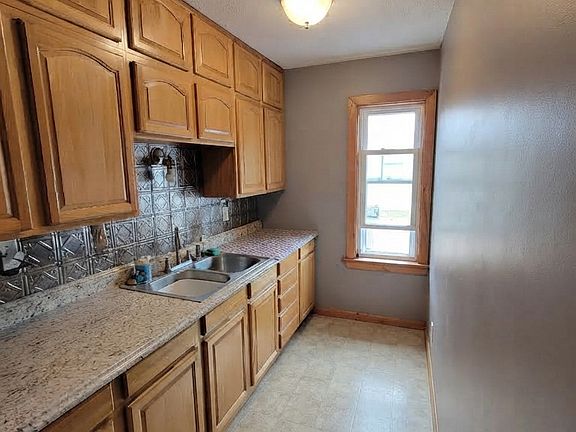 3rd image of 351 Robinson St APT 1