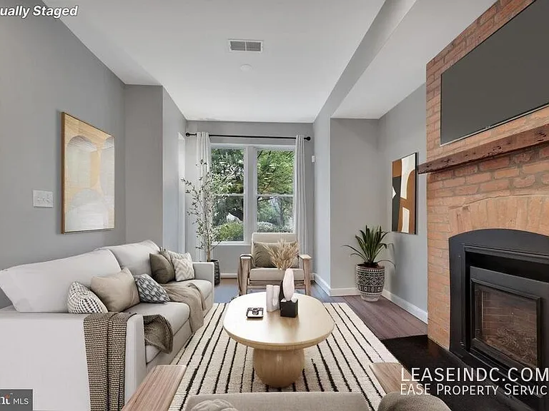 1241 I St NE — Photo 5