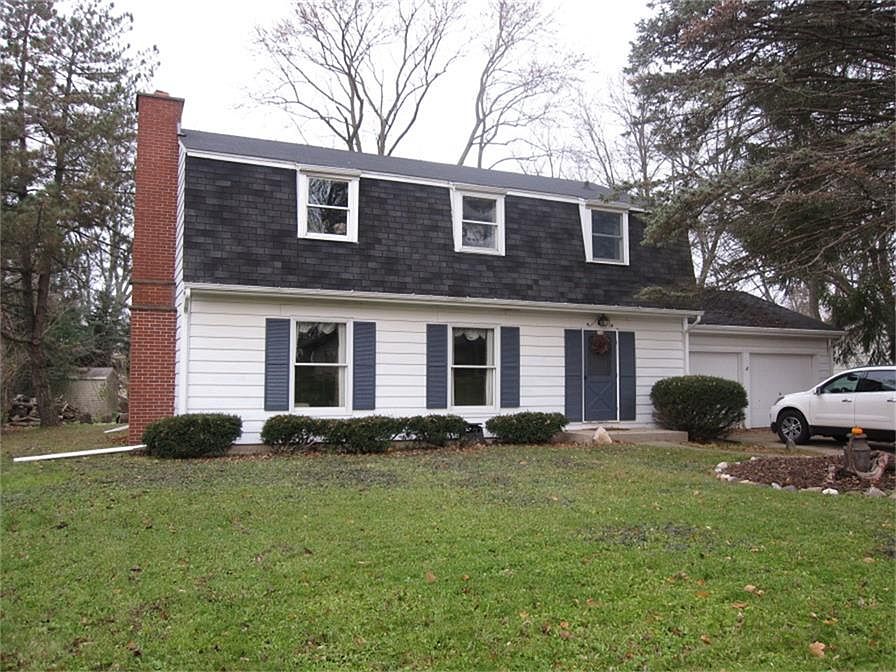 1st image of 330 S Woodland Dr