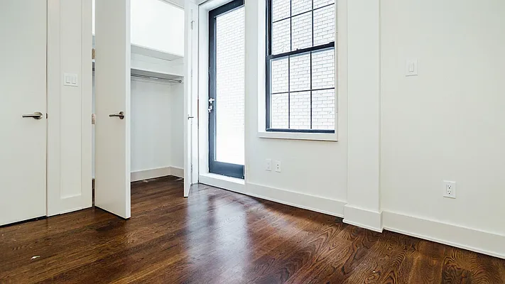 Rented by TheLocals LLC | media 22