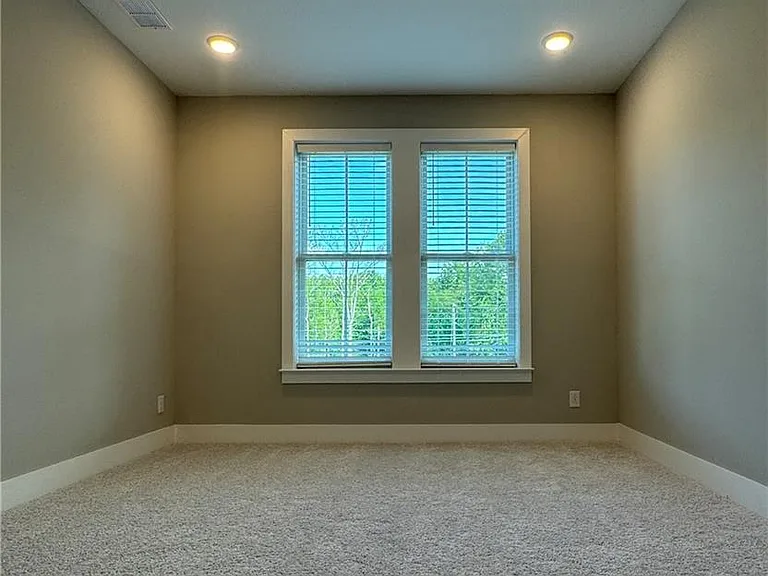 913 Echo Park Dr — Photo 28