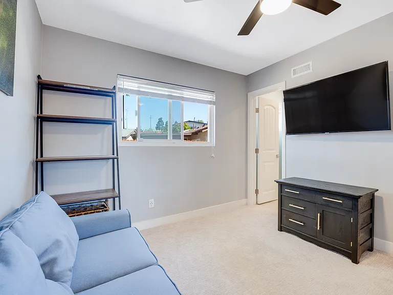 530 Kirtright St — Photo 25