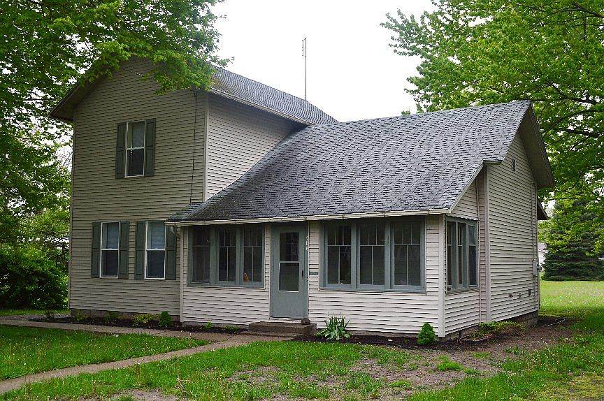 1st image of 208 W High St
