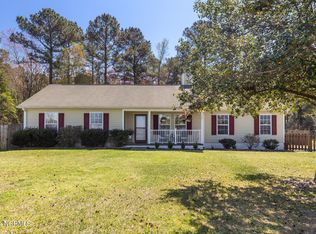 101 Barrington Ct, Maple Hill, NC 28454