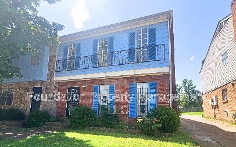 1st image of 1317 Royal Oaks Cv