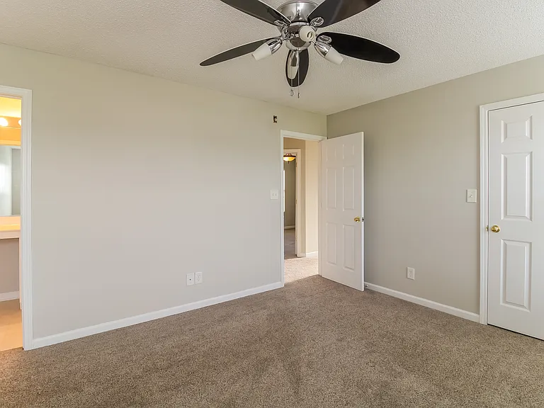 1225 Hampton Park Dr — Photo 14