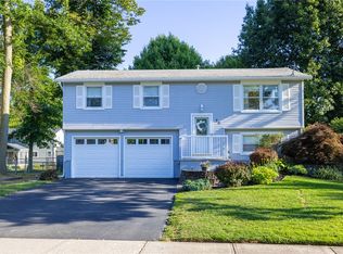 36 Timberwood Dr, Hilton, NY 14468