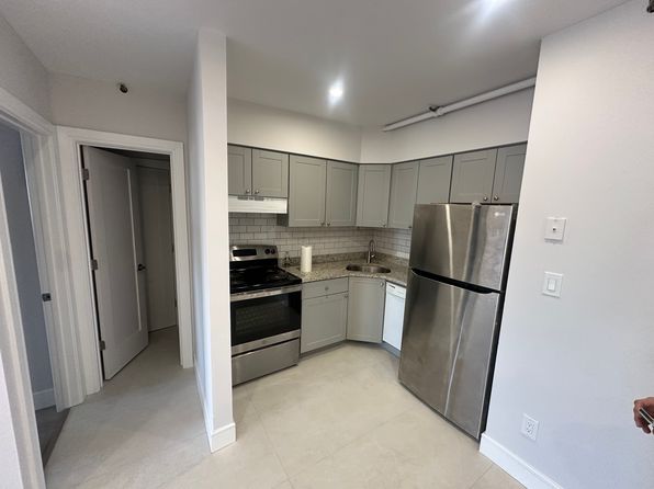 320 Post Ave FLOOR 3