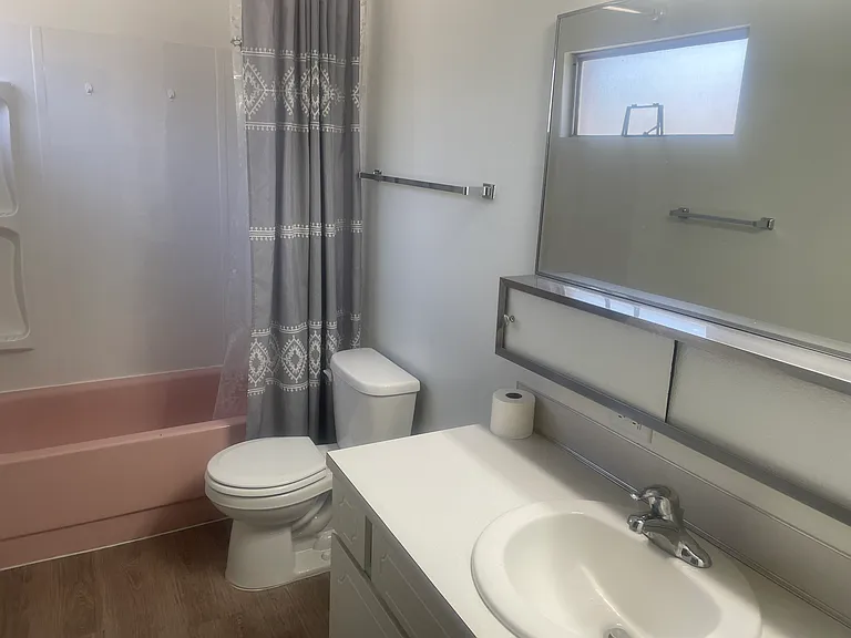 712 E 6th Ave #104 — Photo 11