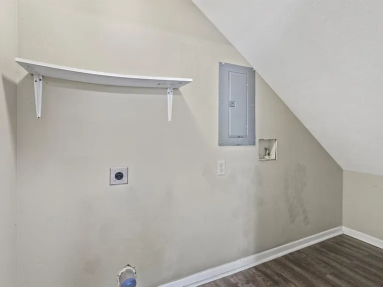 315 1/2 Rio Hondo Dr — Photo 8