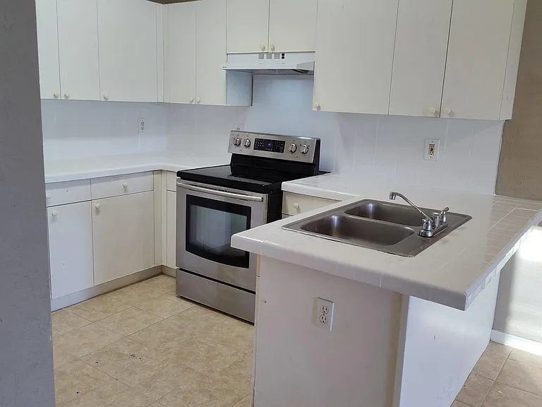 3753 SW Santa Barbara Pl #C — Photo 6