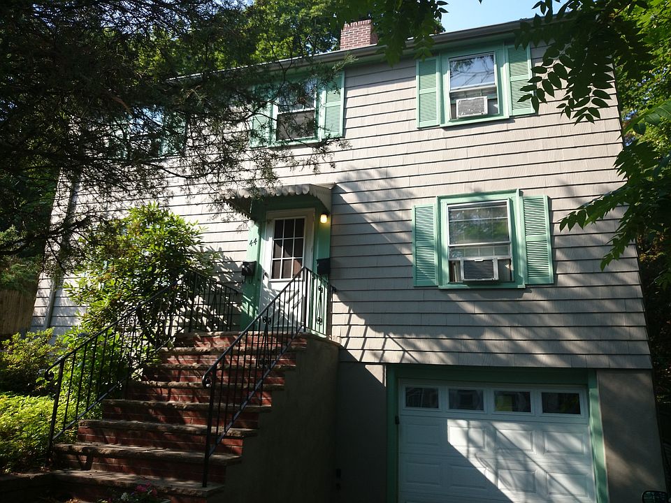 2nd image of 44 Mount Vernon St