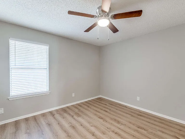 2538 Windy Pine Ln — Photo 7