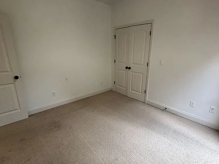 182 Sharpe St — Photo 24