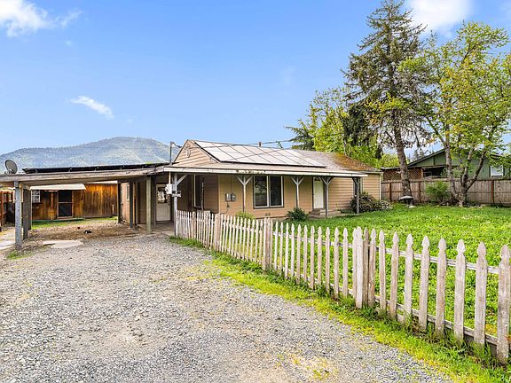 3rd image of 1837 Drury Ln