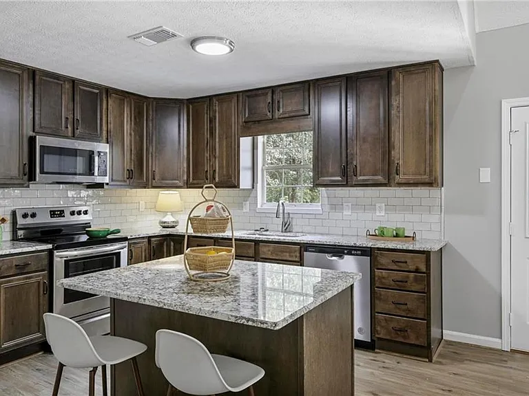 1312 Lake Paradise Rd — Photo 9