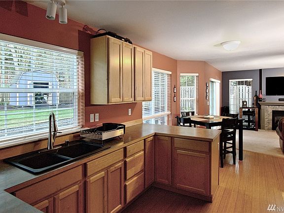 3rd image of 3761 NE Campus Ln
