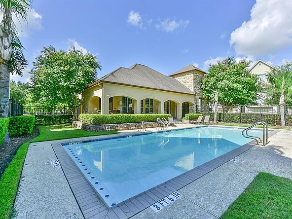 4th image of 9014 Bayview Cove Dr