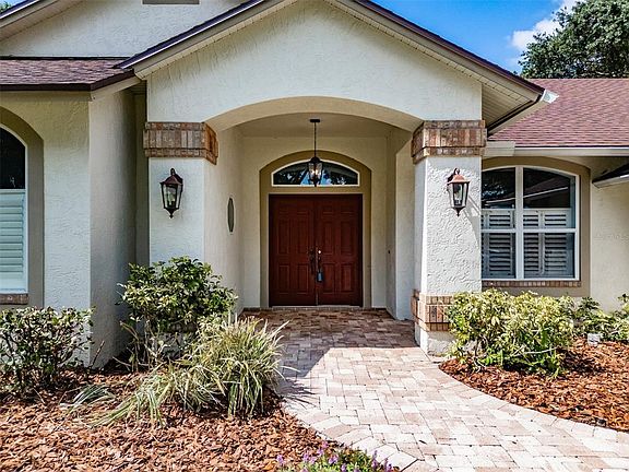 4th image of 507 Surrey Ln