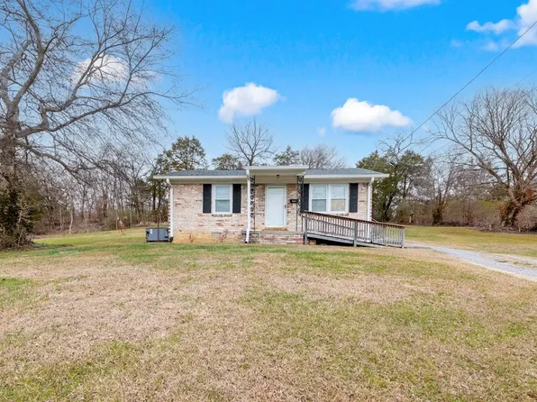 295 Smith St, Dowelltown, TN 37059