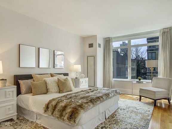 5th image of 305 E 85th St #4C