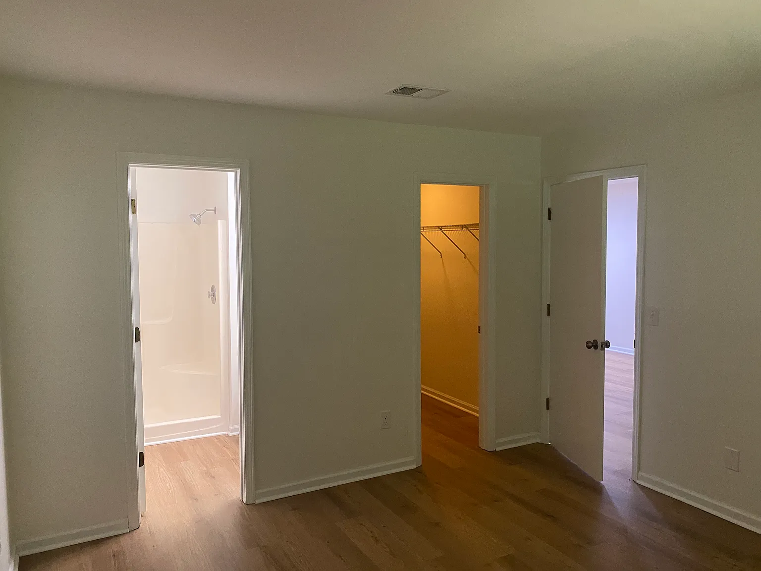 2 bed, 904 sqft, $1,400 — Photo 4