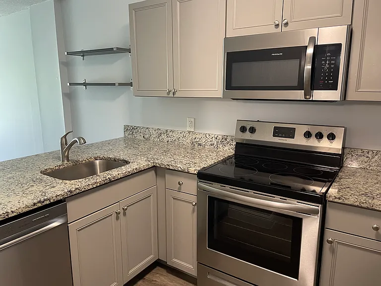 114 Royal Park Dr #2A — Photo 7