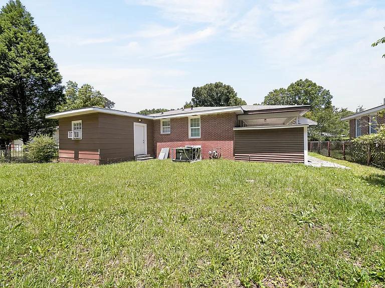 2848 Blan St — Photo 4