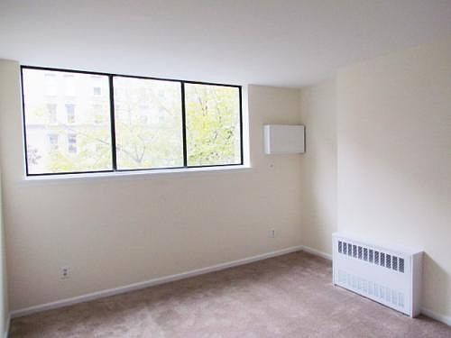 4th image of 304 Mulberry St APT 3H