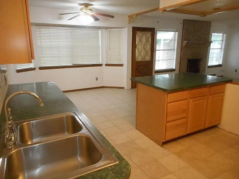 11316 Jack Cupit Ln — Photo 20