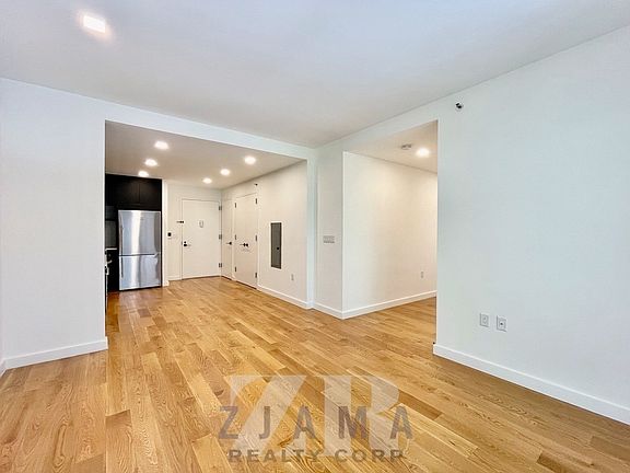 5th image of 25 E 19th St Unit 2-G