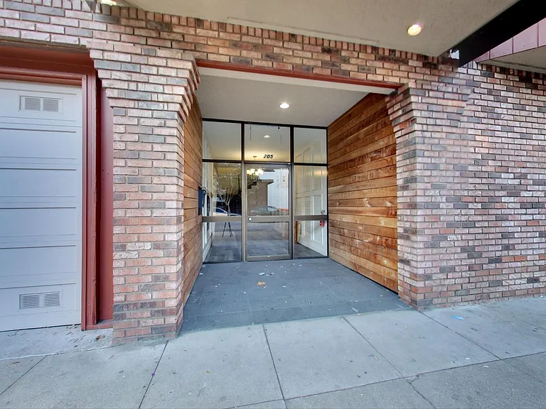 205 Collins St #5 — Photo 7