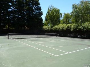 526 Arcadia Dr, Vacaville, CA 95687