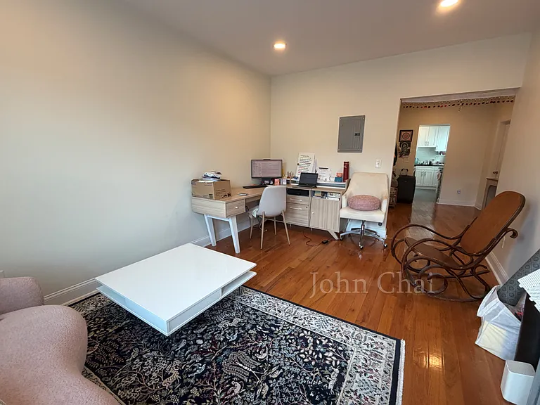 123 Sutherland Rd #E — Photo 7