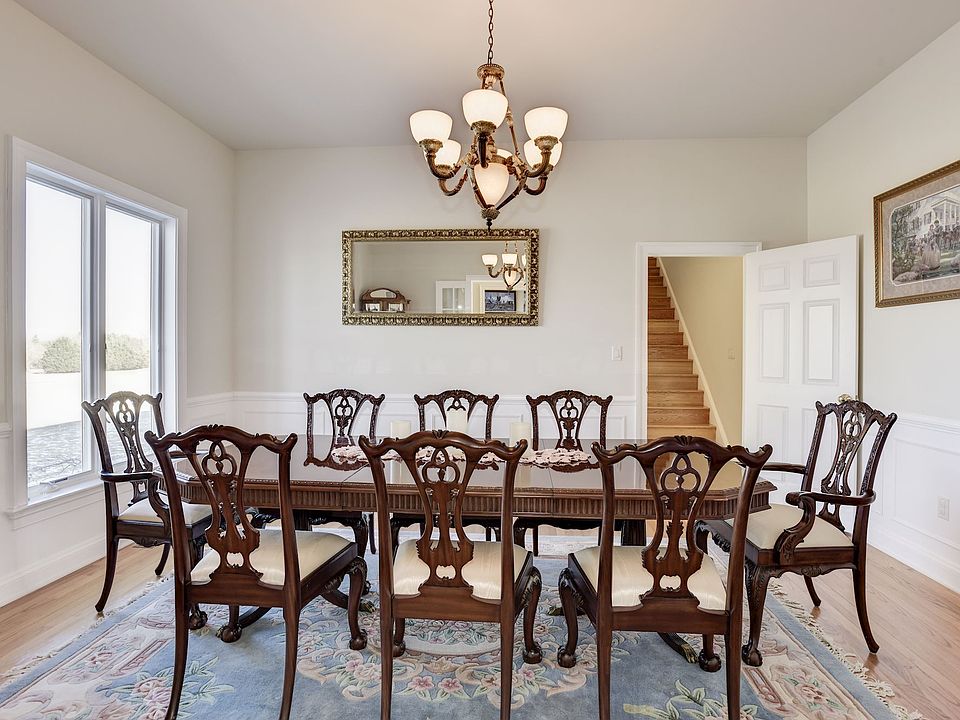 1st image of 2880 Runneymede Dr