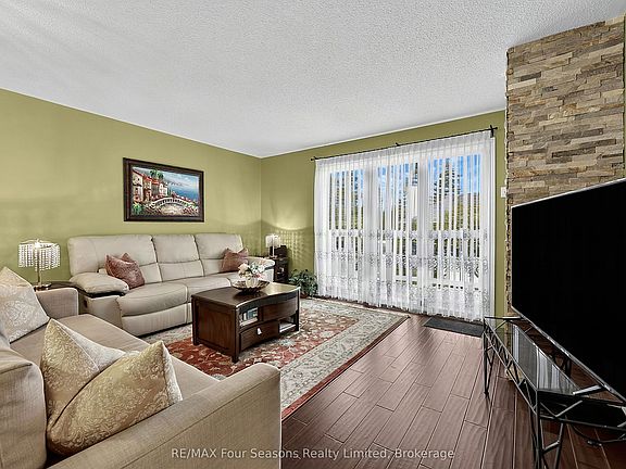 2nd image of 34 Dawson Dr #839