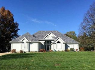 7136 Country Creek Rd, Maumee, OH 43537