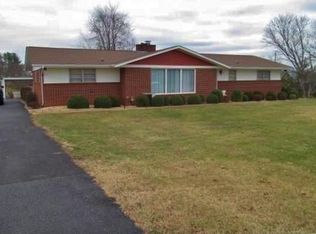 153 S Pickens Bridge Rd, Johnson City, TN 37615