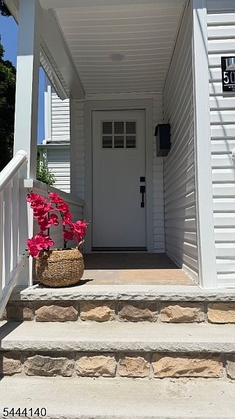 1st image of 502 W Broad St